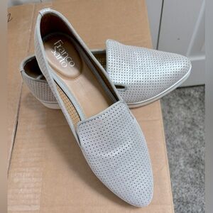 NWT Franco Sarto Fabrina2 Leather Silver wedge shoes  8.5
